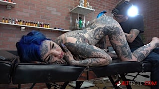Nude Amber Luke gets her asshole tattoo and a good fucking HD